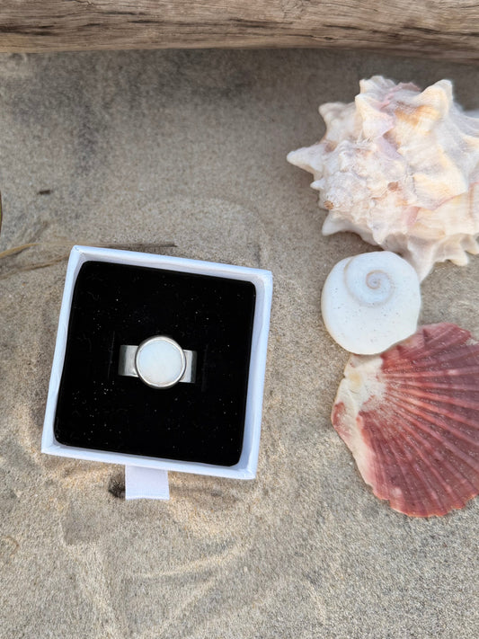 Chunky Pearl Ring SIZE: 6
