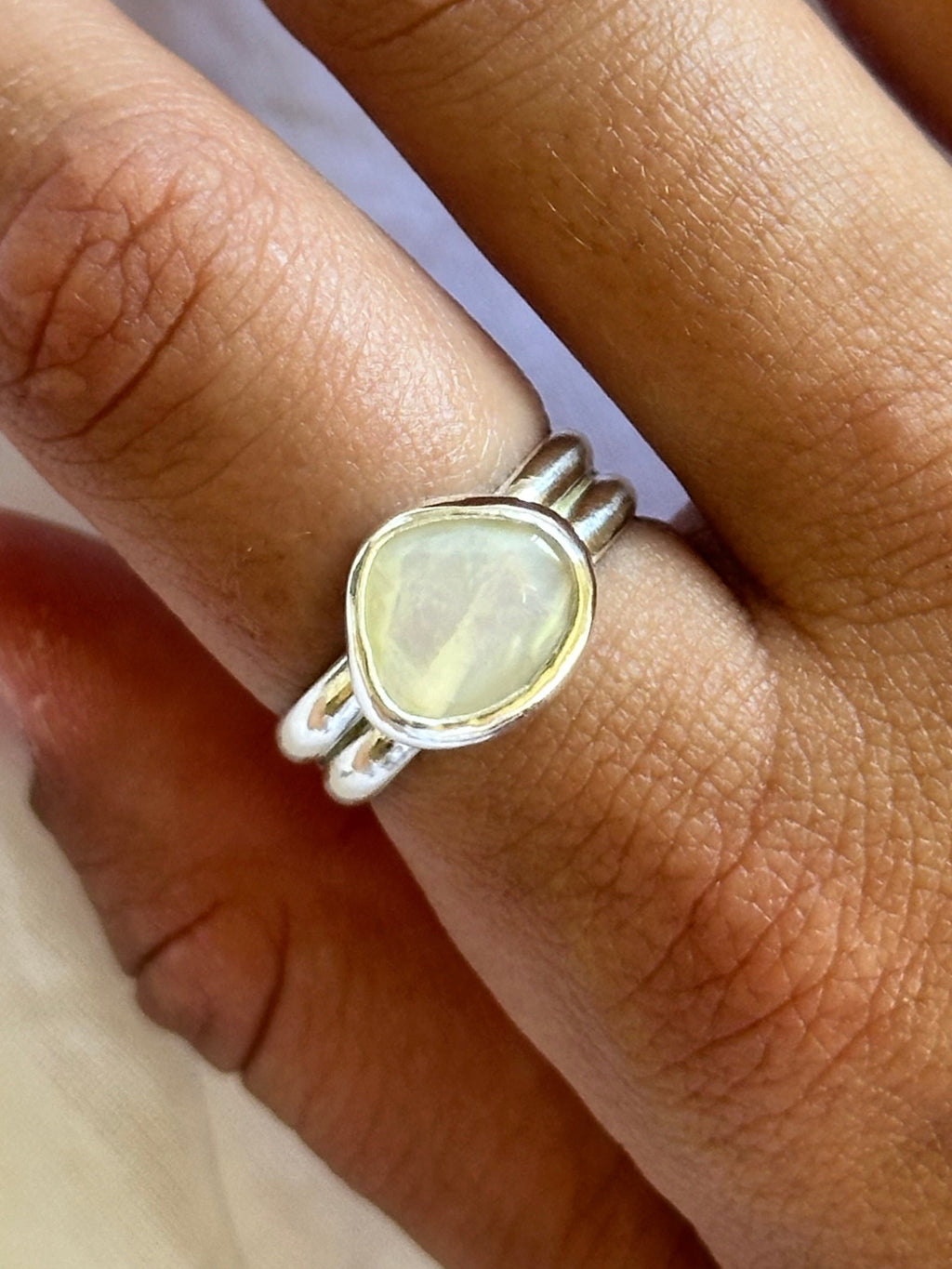 Mother of Pearl ring — double band SIZE: 8