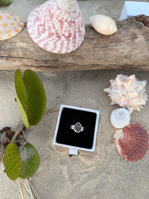 Aquamarine ring SIZE: 8