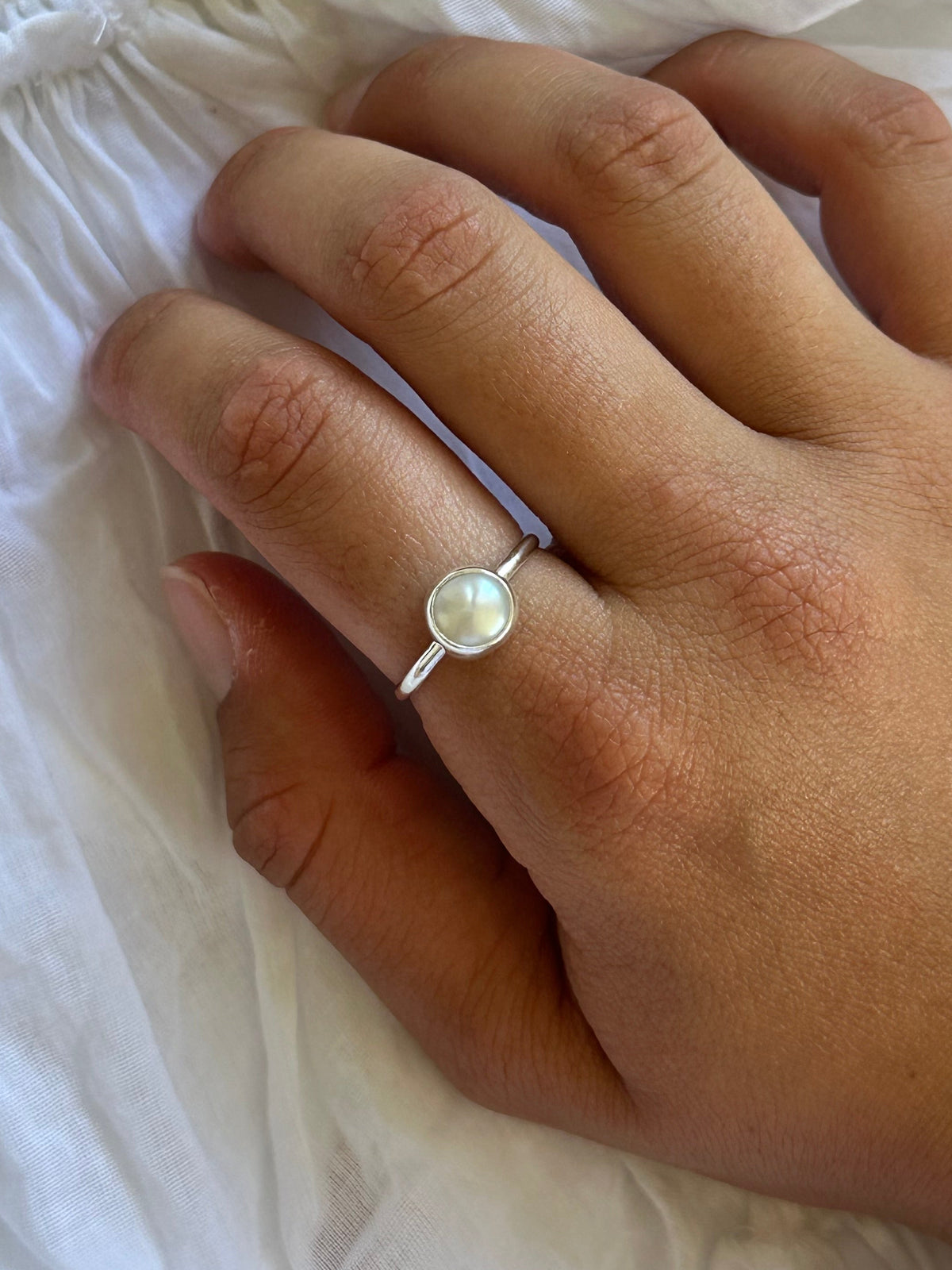 Dainty Pearl ring SIZE: 9
