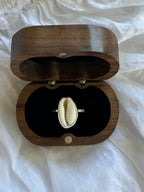 Simple Cowrie Ring SIZE: 6.5